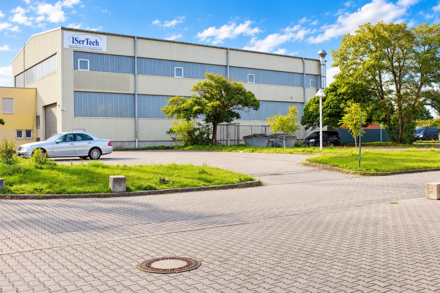 Parkplatz der Eventhalle